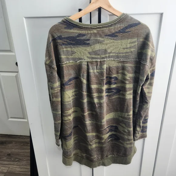 Z Supply Camo Print The Weekender Pullover XS - Picture 5 of 12